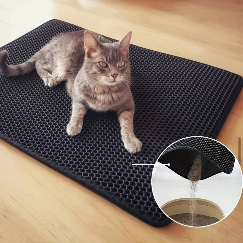 Zoom sur la capacité de capture des grains du tapis de litière pour chat.