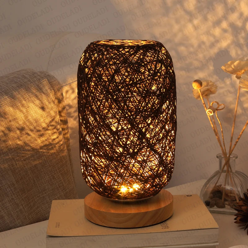 Lampe en Bois et Ficelle de Rotin Créative