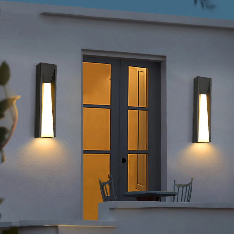 Black Aluminum Exterior Wall Lamp